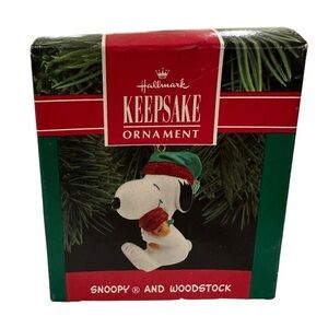 Hallmark‎ Keepsake ‘Snoopy And Woodstock’ Ornament 1990
